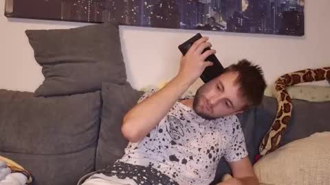 Snapshot of julia_official chatting on November 6, 5:47 pm julia_official online show from November 6, 5:47 pm