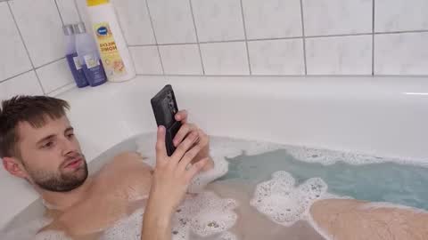 Snapshot of julia_official chatting on November 8, 1:22 pm julia_official online show from November 8, 1:22 pm