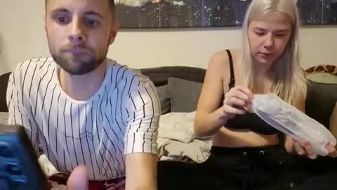 Snapshot of julia_official chatting on November 29, 9:18 pm julia_official online show from November 29, 9:18 pm