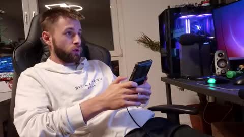 Snapshot of julia_official chatting on January 13, 8:58 pm julia_official online show from January 13, 8:58 pm