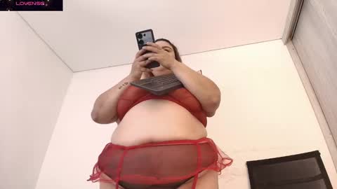 Snapshot of julia_sweet1_ chatting on February 14, 8:27 pm Juliana online show from February 14, 8:27 pm