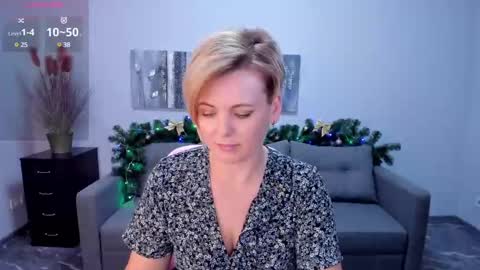 Snapshot of julia_wilsons chatting on January 4, 3:49 pm Julia online show from January 4, 3:49 pm