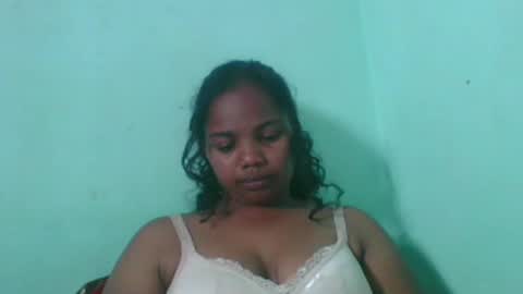 juliah02 online show from January 24, 11:59 am