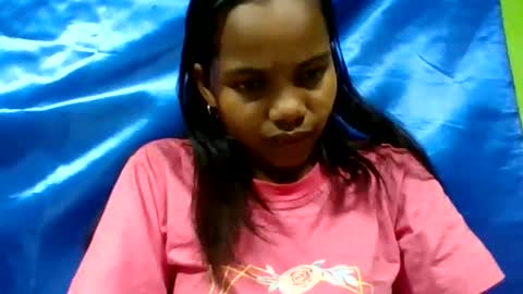 Snapshot of juliah02 chatting on June 10, 6:23 am juliah02 online show from June 10, 6:23 am