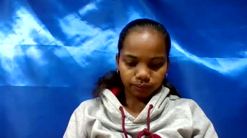 Snapshot of juliah02 chatting on June 15, 5:20 am juliah02 online show from June 15, 5:20 am