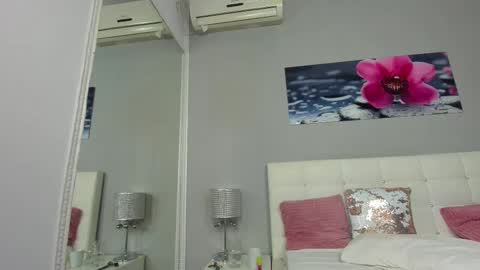 JuliaHunt online show from March 7, 12:23 pm