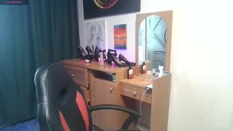 juliamorgann online show from July 24, 6:11 am