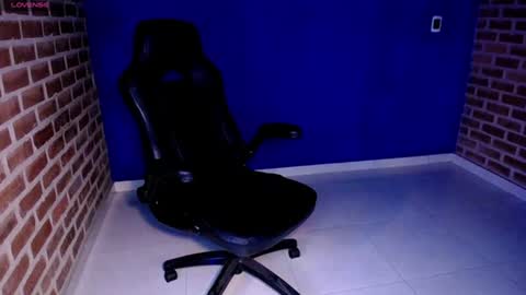 Julian online show from January 10, 10:46 pm