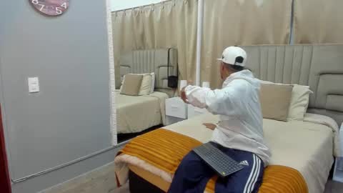 julian billy online show from March 8, 11:16 am