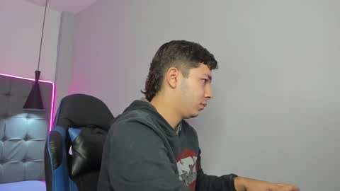 Snapshot of julian_smith21 chatting on February 26, 12:15 pm julian_smith21 online show from February 26, 12:15 pm