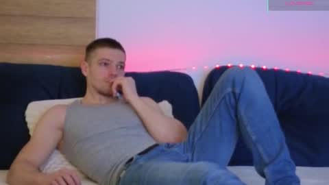 julian_turner online show from February 14, 9:39 am