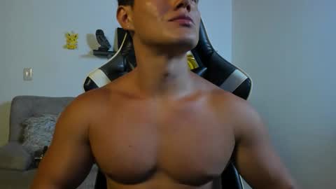 julian_wallace online show from November 14, 11:13 pm