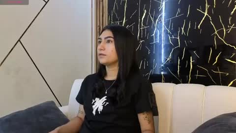 JULIANA AND CHRIS online show from April 16, 4:52 pm