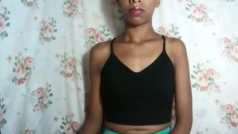 Snapshot of julianahsexy27 chatting on January 11, 5:51 pm Nathie online show from January 11, 5:51 pm