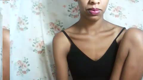 Snapshot of julianahsexy27 chatting on January 15, 1:54 am Nathie online show from January 15, 1:54 am