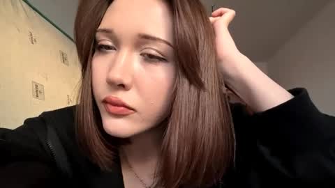 Kira online show from April 4, 2:25 pm