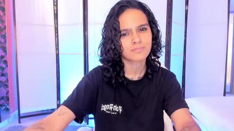 Snapshot of julianne_7 chatting on February 9, 8:35 pm julianne_7 online show from February 9, 8:35 pm