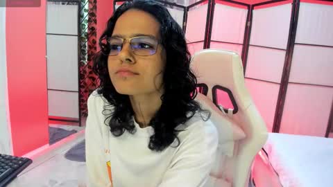 Snapshot of julianne_7 chatting on February 24, 9:13 pm julianne_7 online show from February 24, 9:13 pm