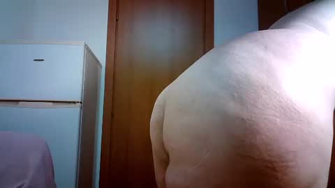 Snapshot of julianoparno chatting on June 14, 2:24 am Juliano online show from June 14, 2:24 am