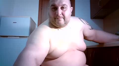 Snapshot of julianoparno chatting on June 17, 12:02 am Juliano online show from June 17, 12:02 am
