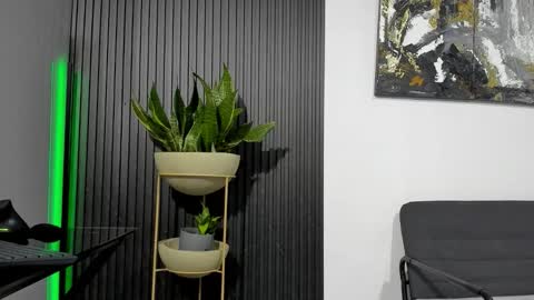 Julian online show from February 20, 12:18 am