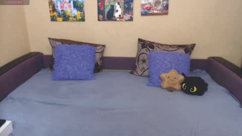 Jul online show from April 17, 9:01 am