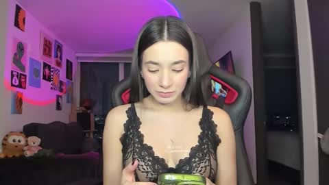 Jeimy Help me to reach 100 thumbs up online show from March 6, 12:07 am