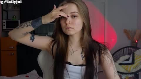 julidropp online show from November 5, 9:20 am