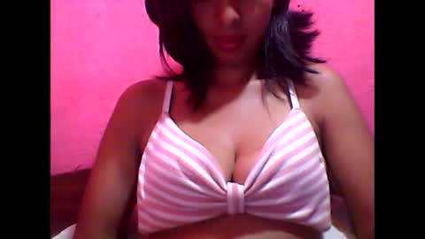 Snapshot of julie0612 chatting on February 3, 10:58 am julie0612 online show from February 3, 10:58 am