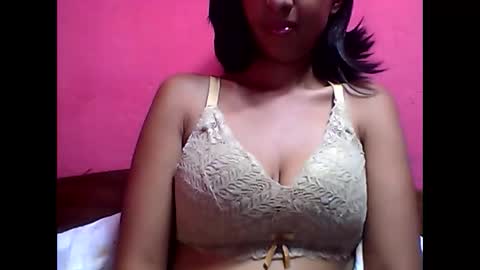 Snapshot of julie0612 chatting on February 10, 5:47 am julie0612 online show from February 10, 5:47 am