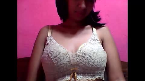 Snapshot of julie0612 chatting on February 13, 11:39 am julie0612 online show from February 13, 11:39 am