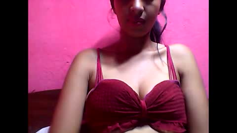 Snapshot of julie0612 chatting on February 20, 7:19 pm julie0612 online show from February 20, 7:19 pm