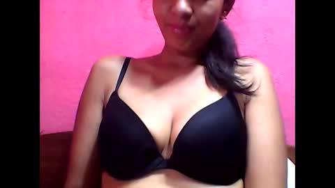 Snapshot of julie0612 chatting on February 22, 6:06 am julie0612 online show from February 22, 6:06 am