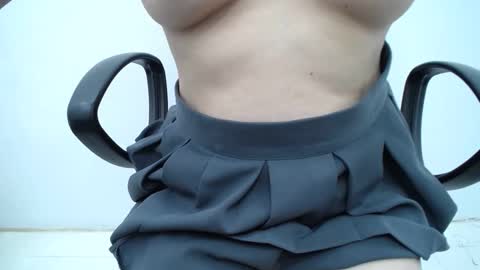 julie9x online show from November 8, 9:13 pm