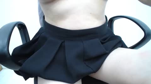 julie9x online show from April 7, 9:10 am