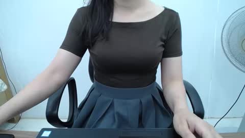 julie9x online show from April 16, 9:04 pm