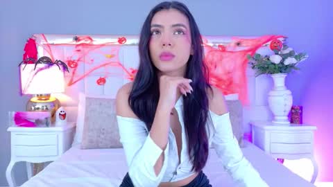 Juliet Bennet online show from October 27, 3:21 am