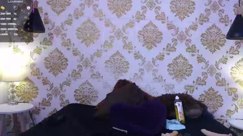 Snapshot of julie_coper chatting on January 2, 9:39 pm julie coper online show from January 2, 9:39 pm