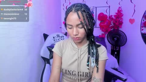 Snapshot of julie_coper chatting on February 15, 11:58 pm julie coper online show from February 15, 11:58 pm
