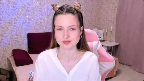 Julie online show from February 18, 3:43 pm