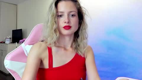 Julie online show from September 13, 3:45 pm