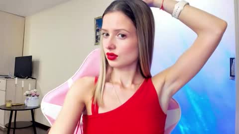 Julie online show from October 5, 2:48 pm