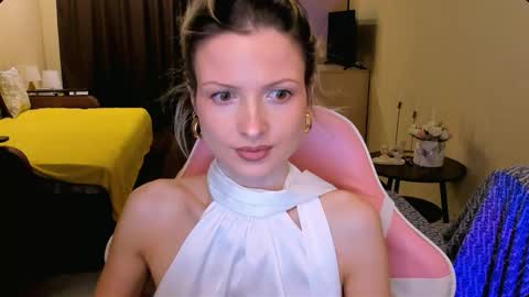 Julie online show from February 21, 3:35 pm