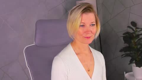 Julie Lucasss online show from March 20, 12:48 am