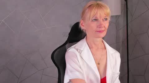 Julie Lucasss online show from May 15, 11:12 pm
