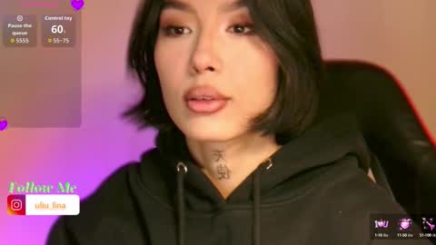 julie_turner_ online show from October 12, 11:20 am