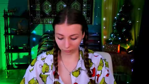 juliedaniel online show from December 18, 4:18 am