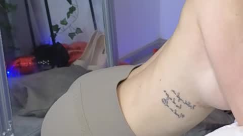 Julia online show from February 28, 5:37 pm