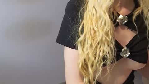 Julia online show from September 22, 7:27 pm