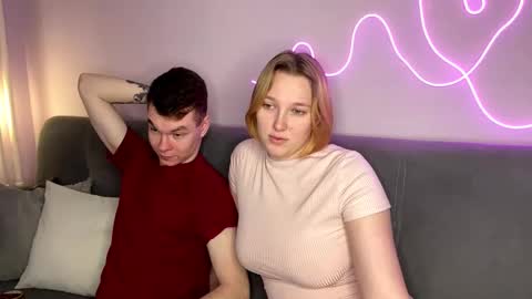 Julie and Thomas online show from November 8, 8:14 am